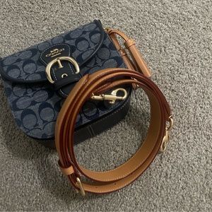 Women’s brand new Coach bag strap included.